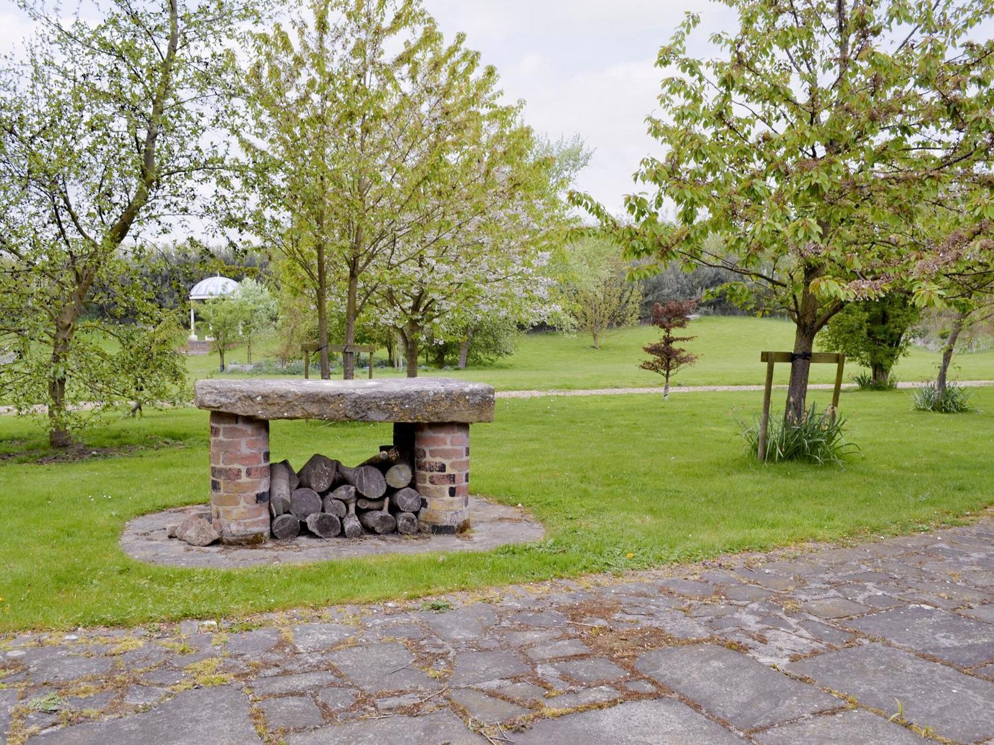 Walled Garden Lodge Ryehill Εξωτερικό φωτογραφία